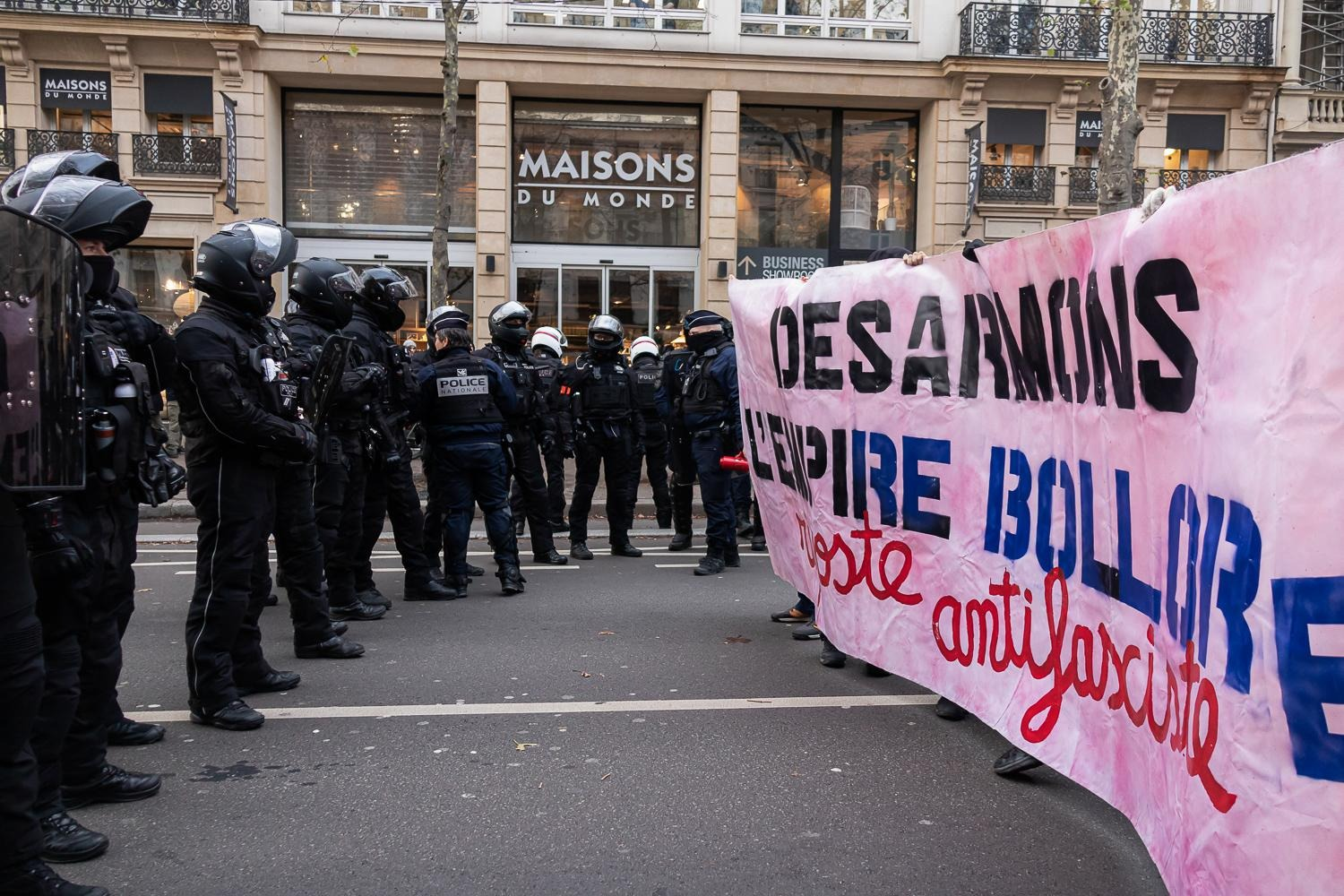 Deux jours d'action contre l'AG de Vivendi - Récit