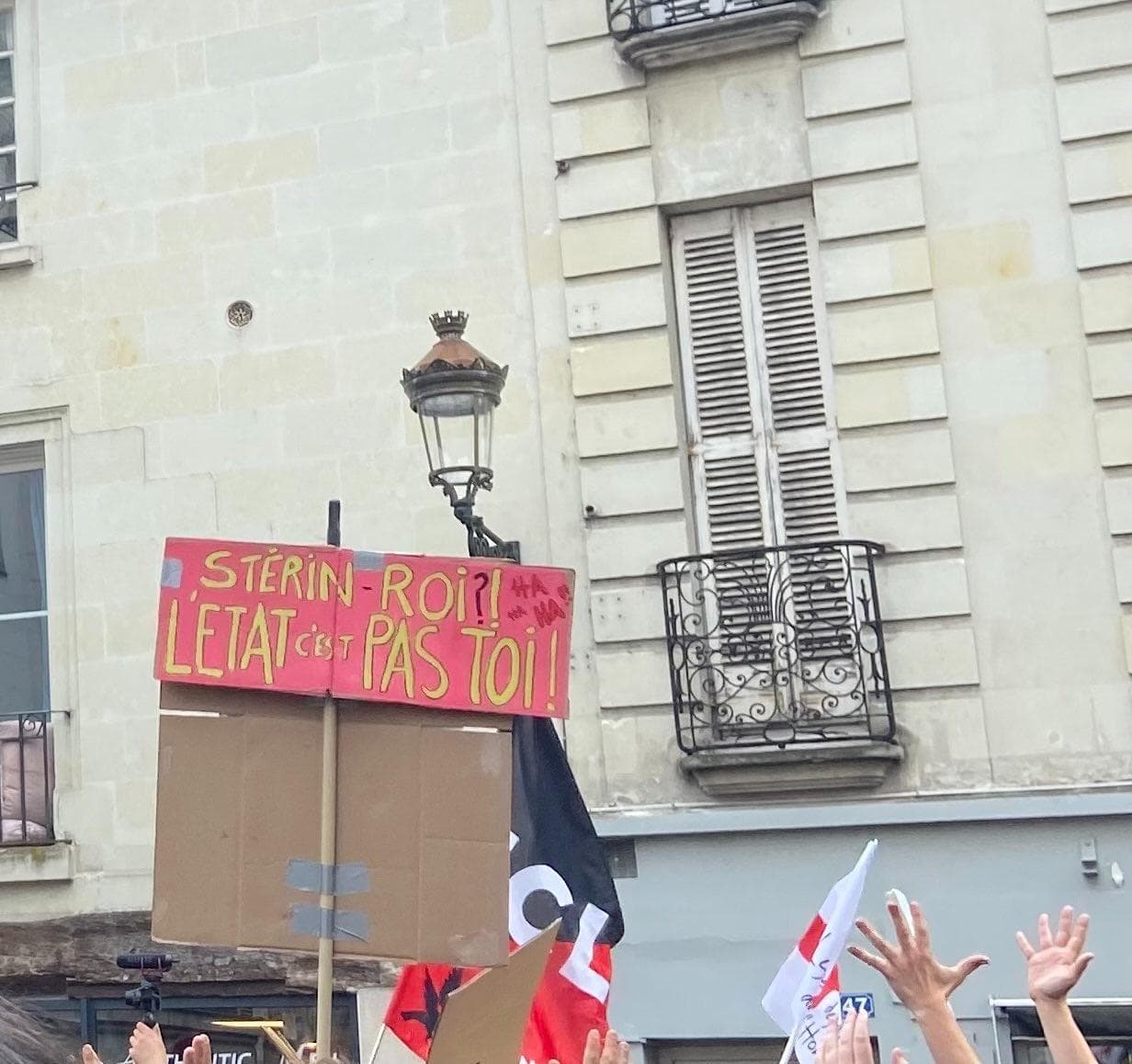6 mai 2025 - Manifestation à Tours contre Sterin et les Nuits du Bien Commun - 1